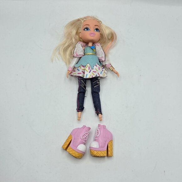 Bratz Sweet Style Cloe Doll With Extra Pants & Jacket - Picture 6 of 7